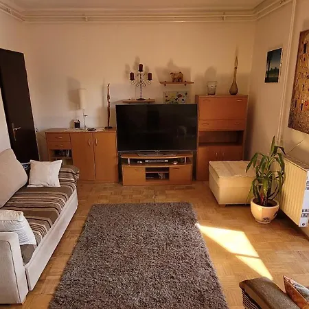 Hiska Z Razgledom Obdana Z Naravo